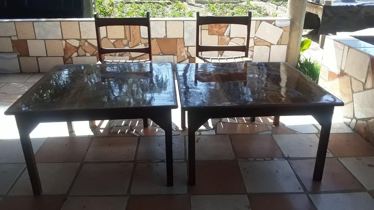 Mobiliário De Lar ·