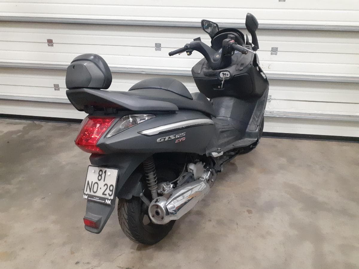 Motociclo SYM GTS 125 — imagem 3