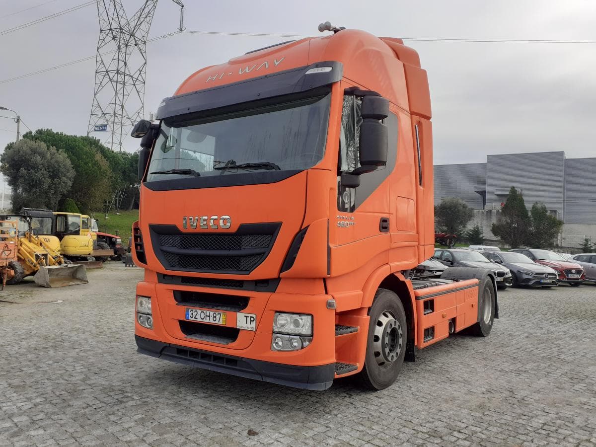 Iveco Stralis 460 · Ano 2014 — imagem 3