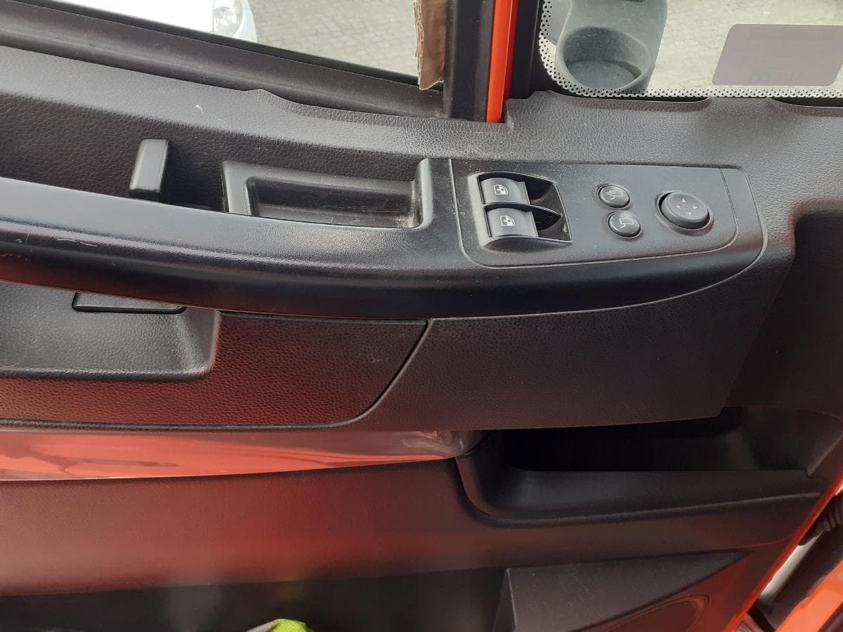 Iveco Stralis 460 · Ano 2014 — imagem 18