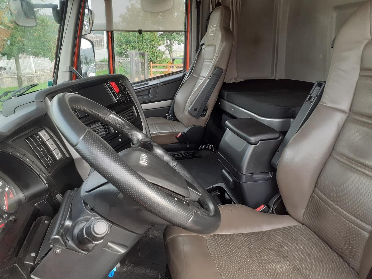 Iveco Stralis 460 · Ano 2014 — imagem 11