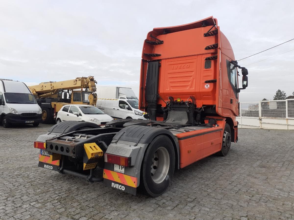 Iveco Stralis 460 · Ano 2014 — imagem 4
