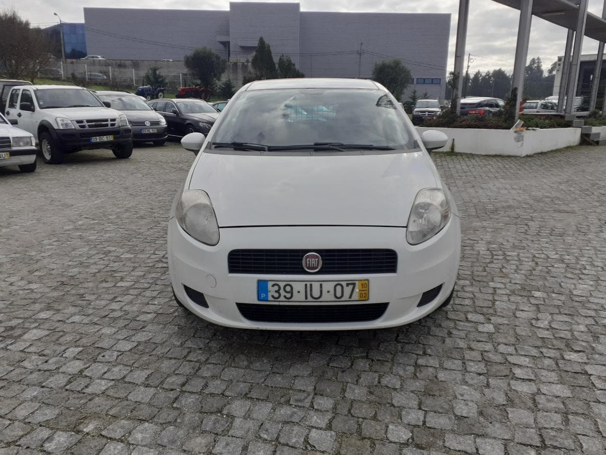 Fiat Punto 1.3 D · Ano 2010 — imagem 2