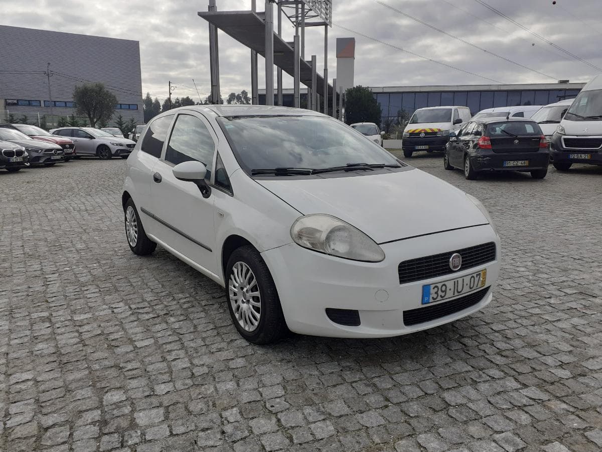 Fiat Punto 1.3 D · Ano 2010 — imagem 1