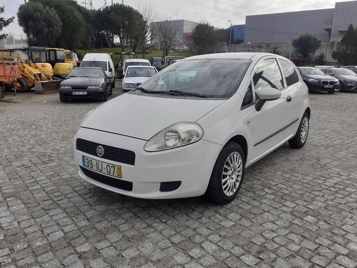 Fiat Punto 1.3 D · Ano 2010 — imagem 3