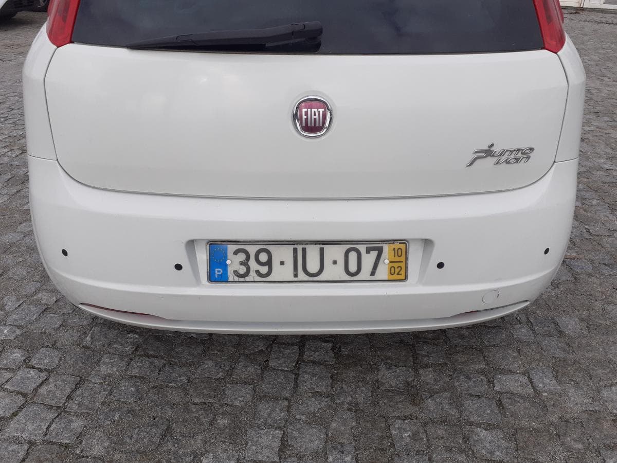 Fiat Punto 1.3 D · Ano 2010 — imagem 7