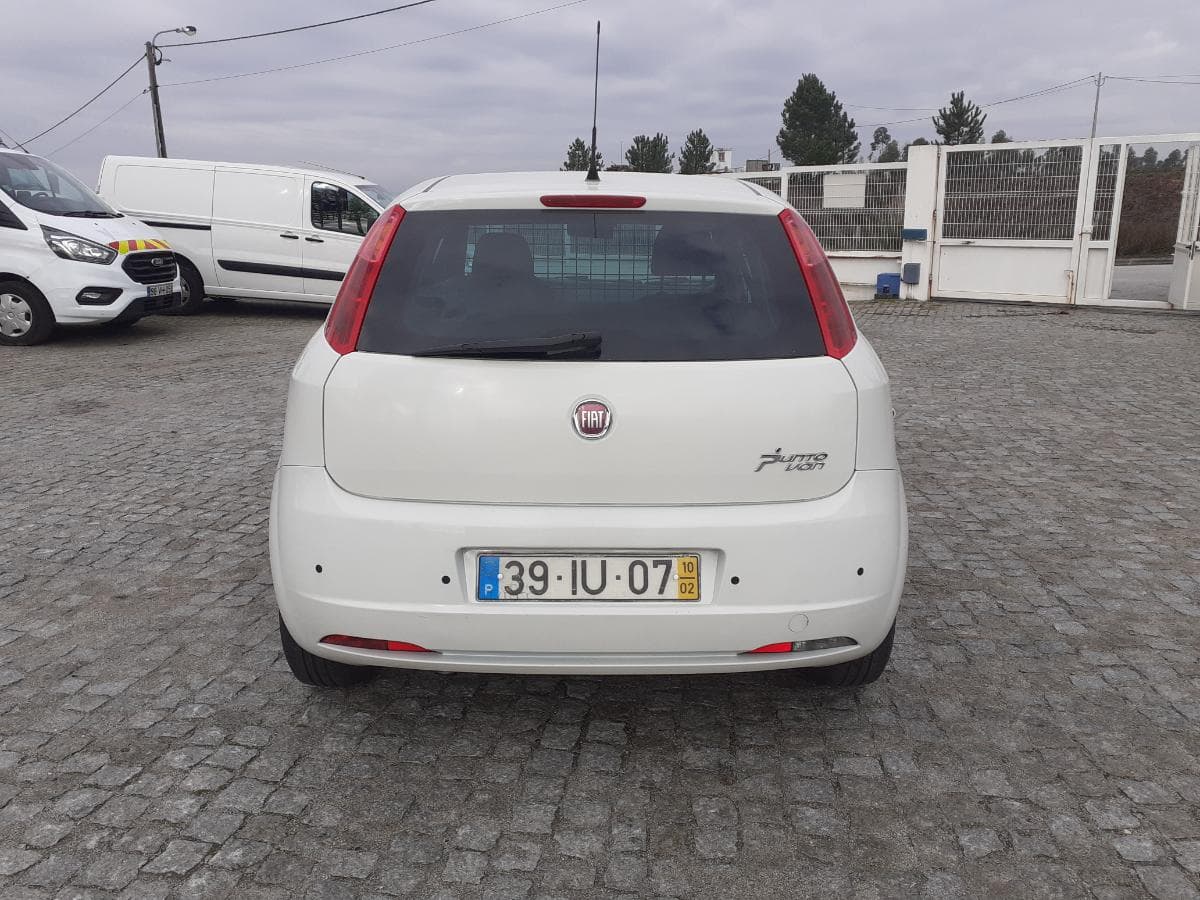 Fiat Punto 1.3 D · Ano 2010 — imagem 5
