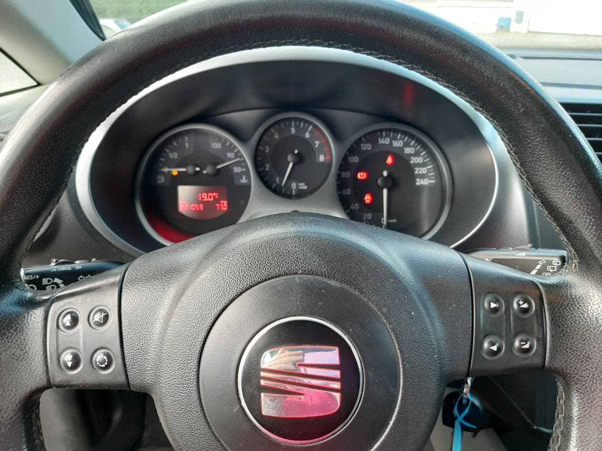 Seat Leon 1.4 TSI · Ano 2008 — image 15