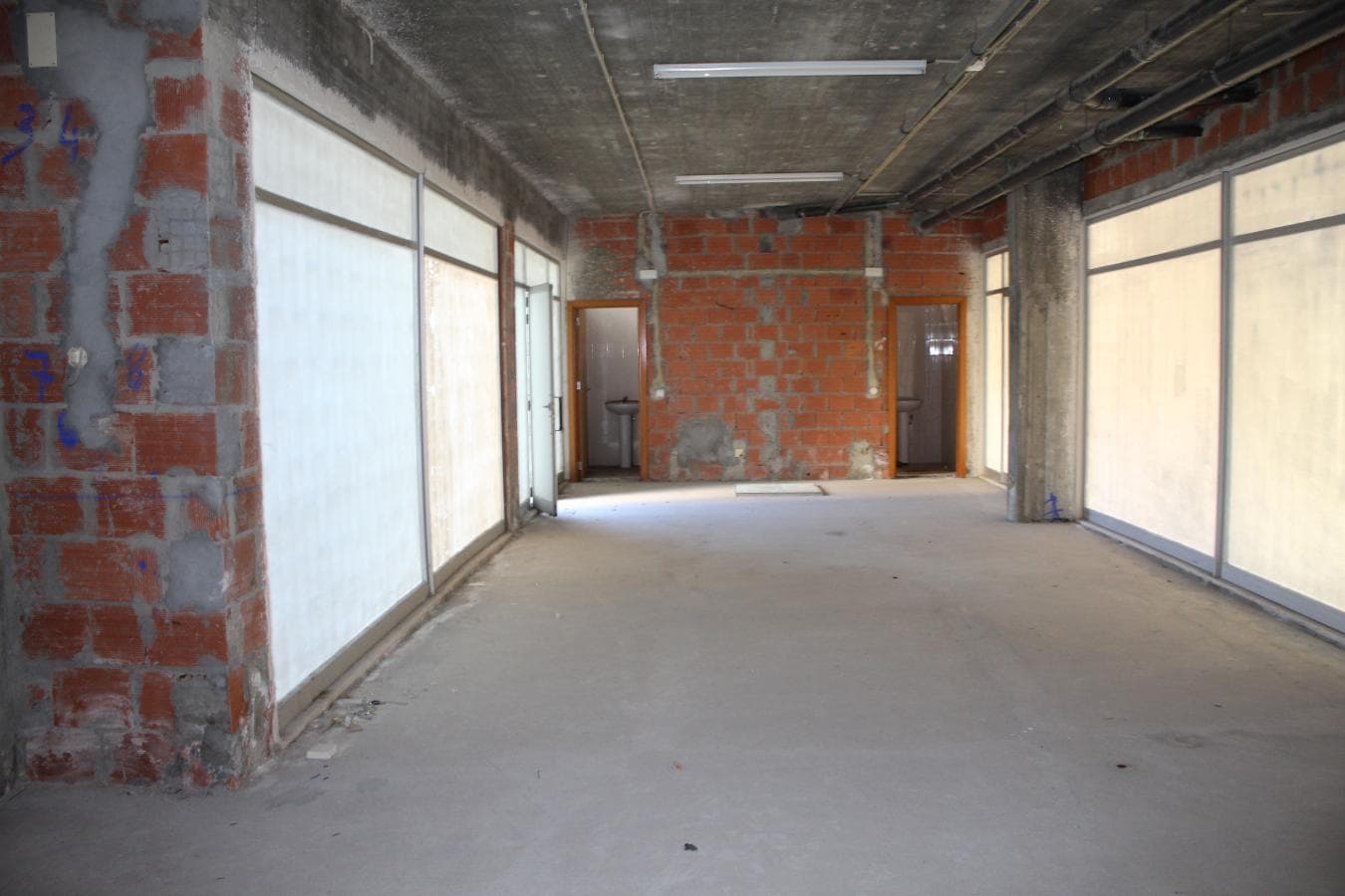 Local comercial · Amadora — imagen 6