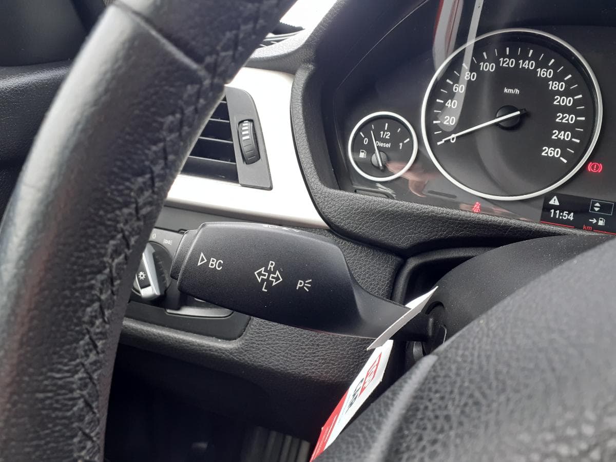 BMW 316D · Ano 2014 — imagem 14