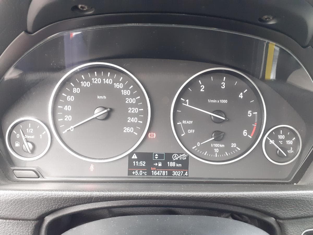 BMW 316D · Ano 2014 — imagem 16