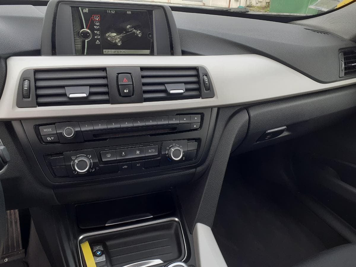 BMW 316D · Ano 2014 — imagem 18