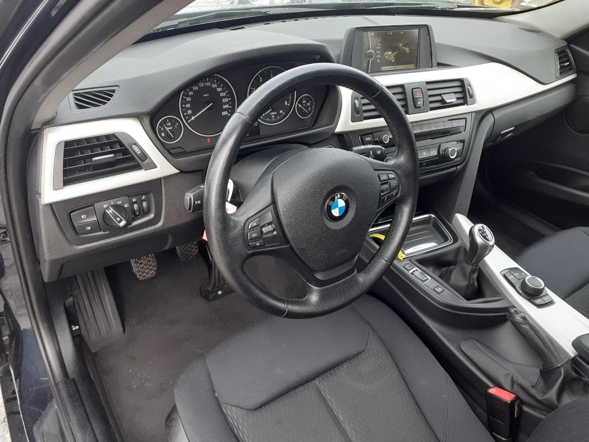 BMW 316D · Ano 2014 — imagem 21