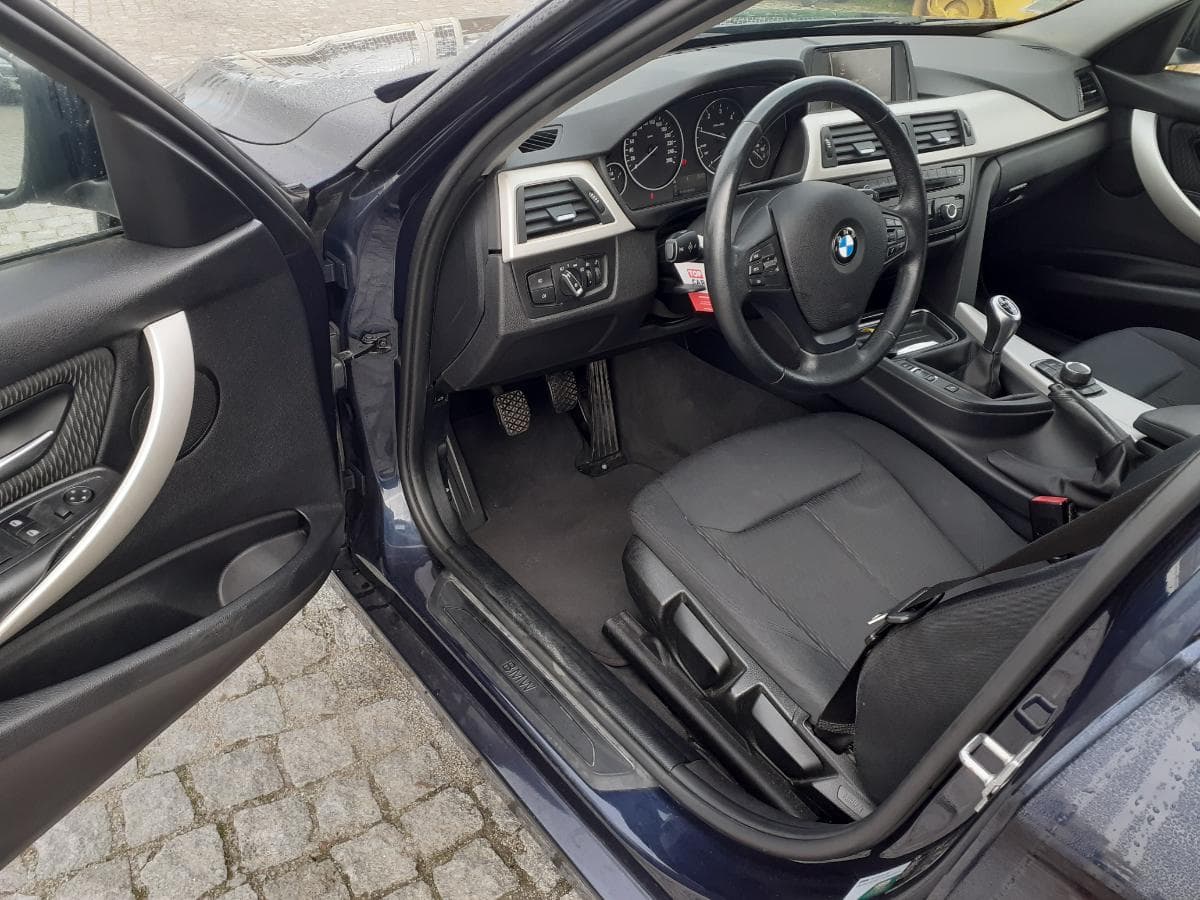 BMW 316D · Ano 2014 — imagem 13