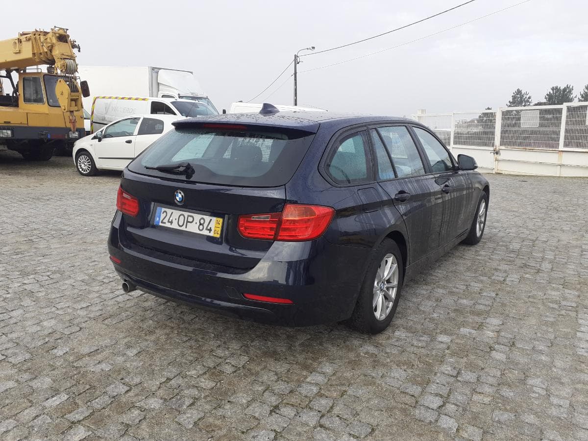 BMW 316D · Ano 2014 — imagem 6