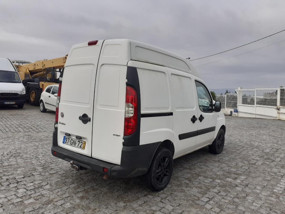 Fiat Doblo 1.9 JTD · Ano 2008 — imagen 4