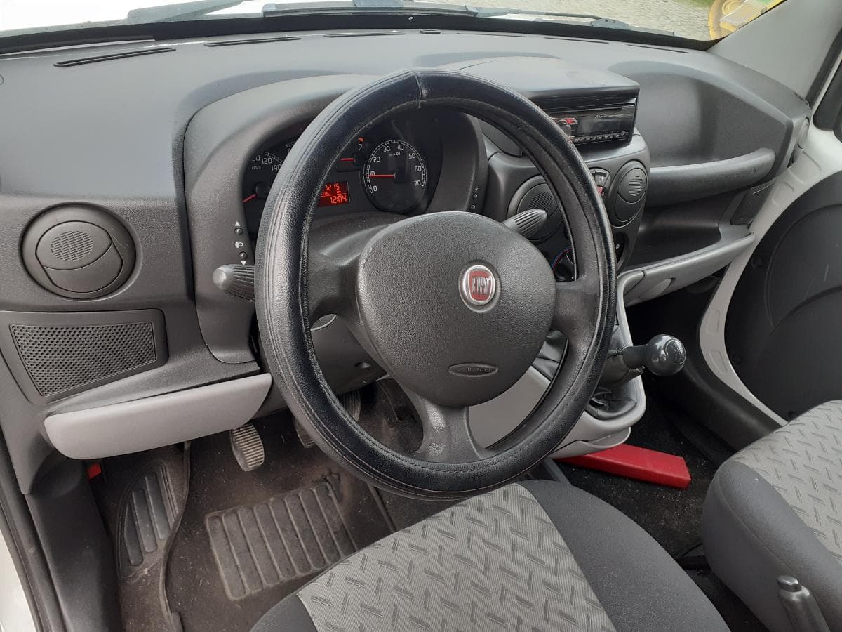 Fiat Doblo 1.9 JTD · Ano 2008 — imagen 17