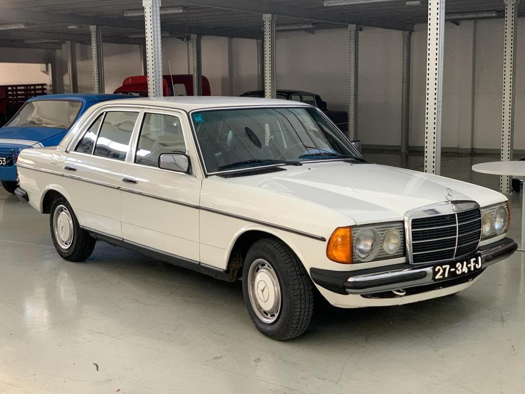 1981 Mercedes-Benz 200 — imagem 1
