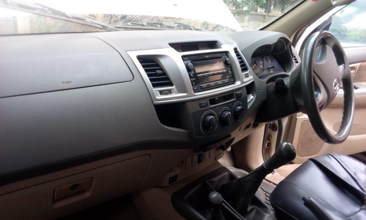 Toyota Hilux  · — imagem 13