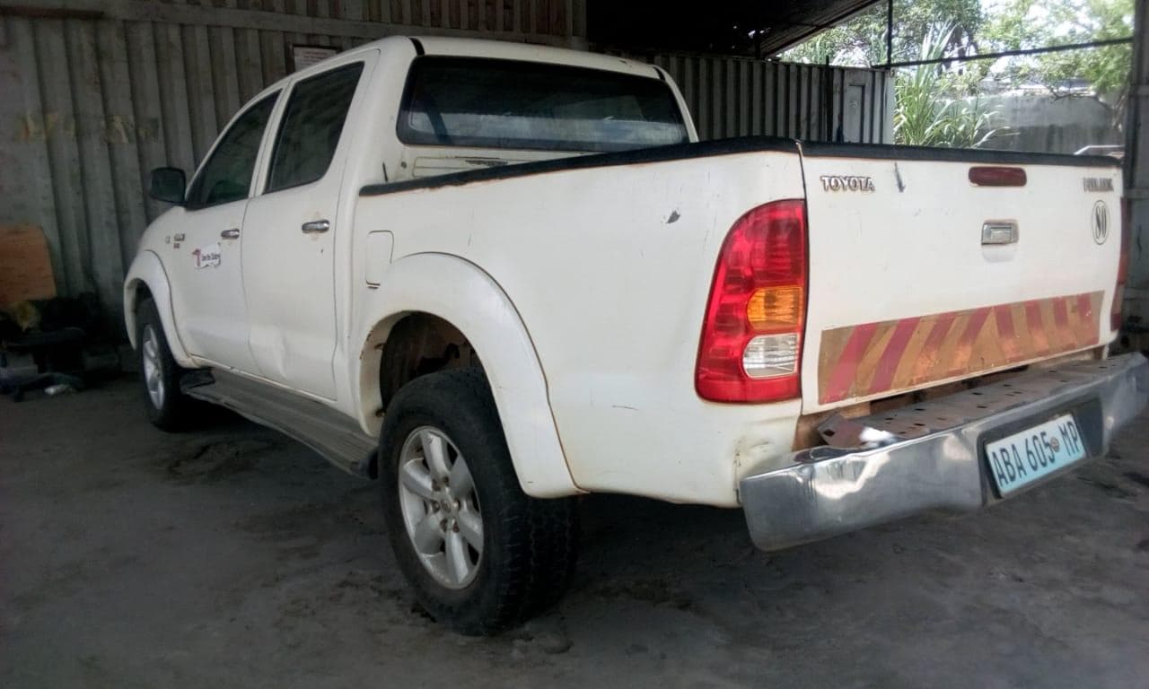 Toyota Hilux  · — imagem 3