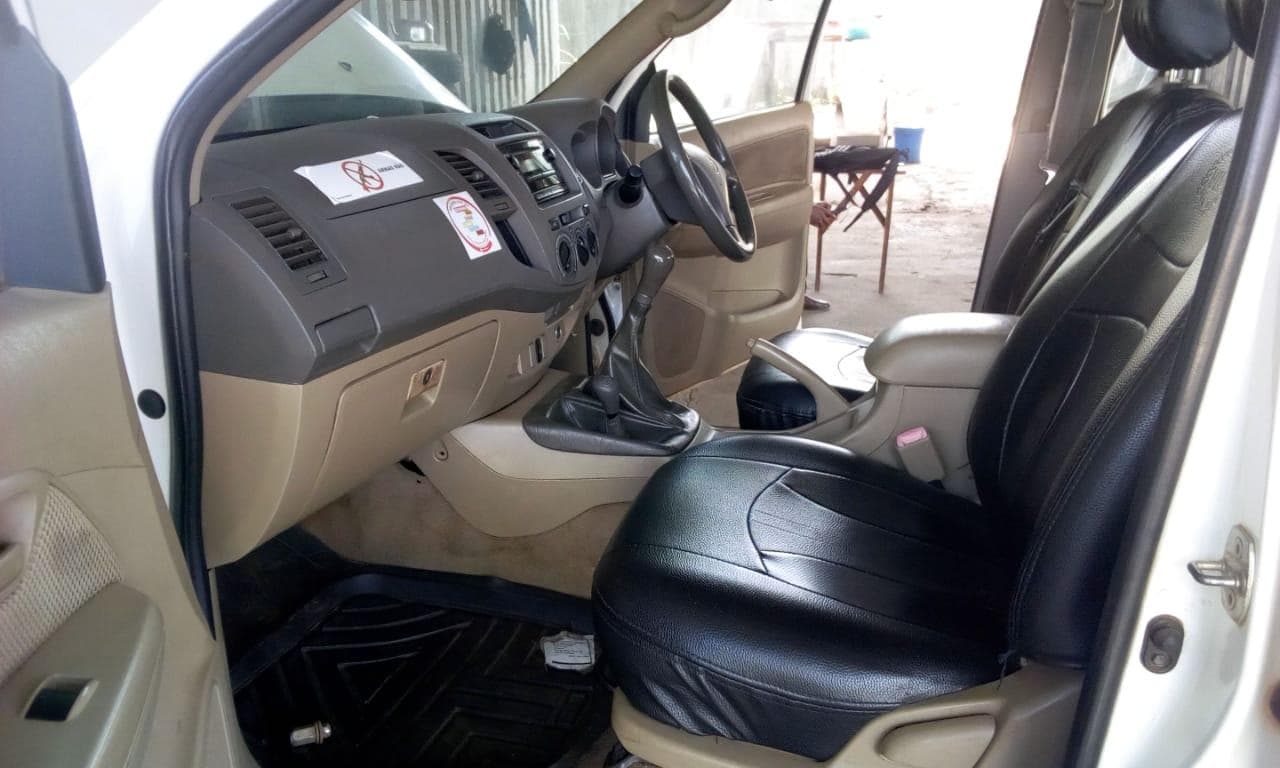 Toyota Hilux  · — imagem 10