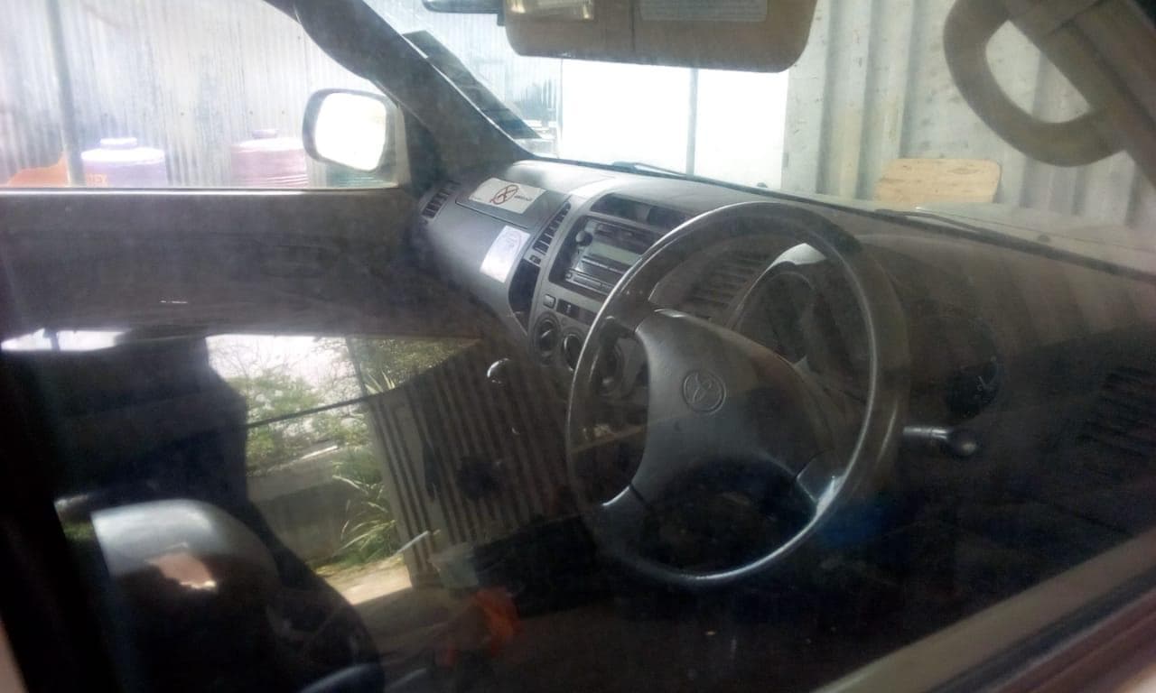 Toyota Hilux  · — imagem 19