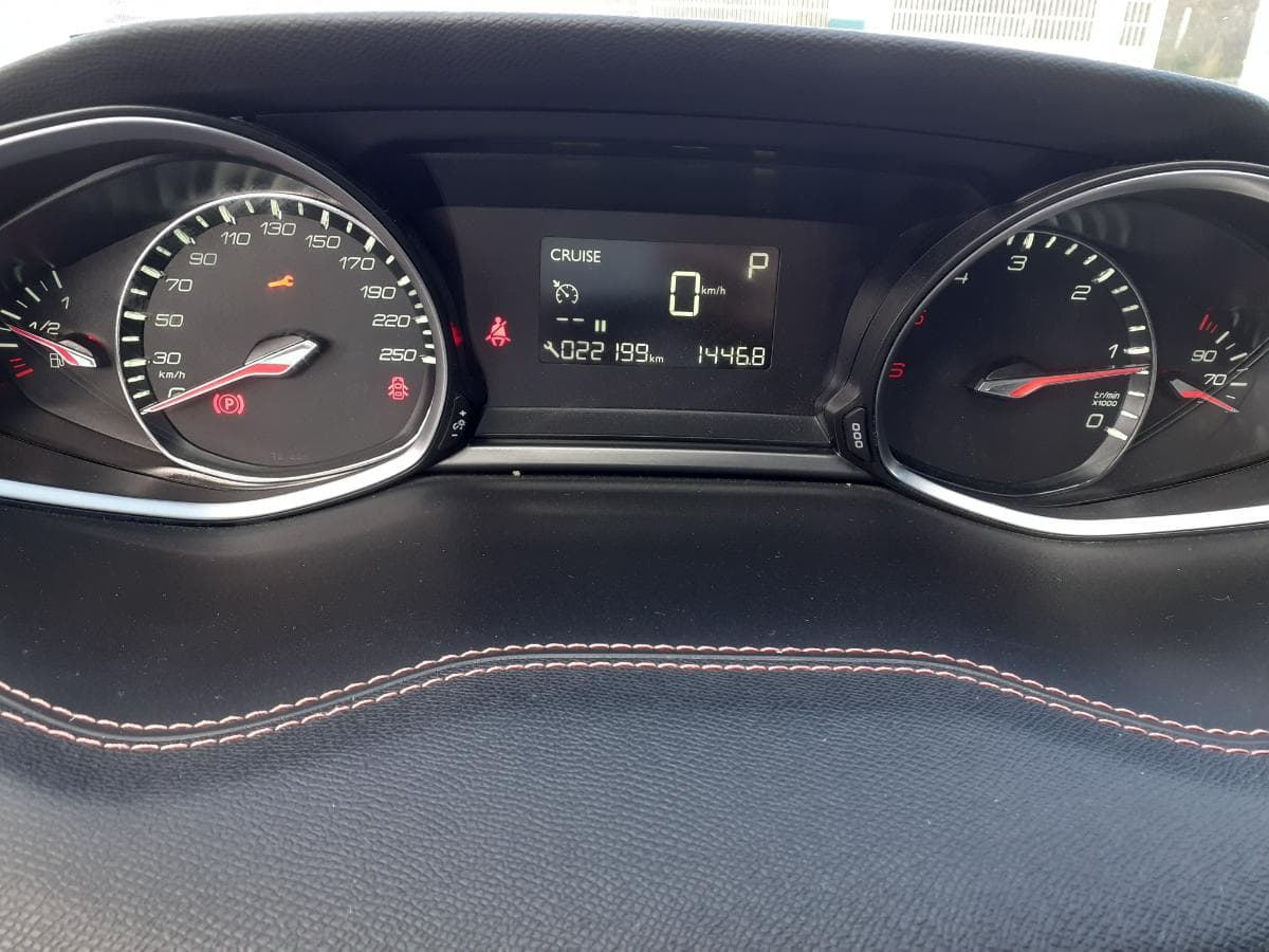 Peugeot 308 1.5 HDI · Ano 2019 — imagen 15