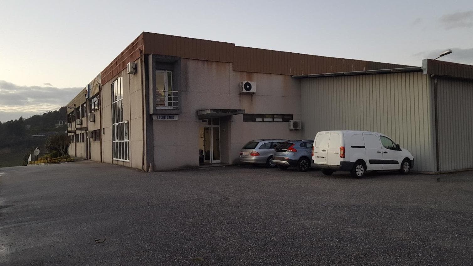 Armazém Industrial + Equipamentos · Marco de Canaveses