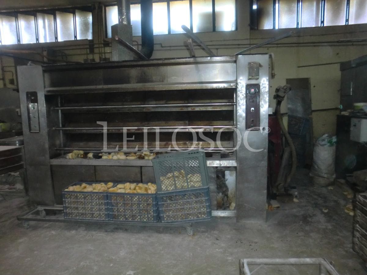 Edifício + Equipamentos para a Indústria Panificadora · Valença — image 4