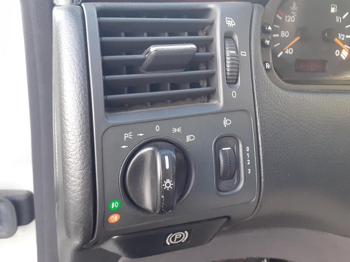 Mercedes-Benz E220 CDI · Ano 2000 — imagen 16