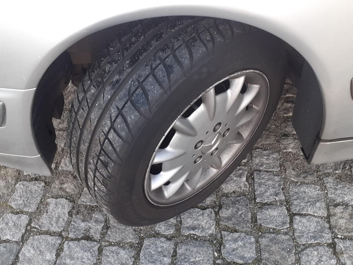 Mercedes-Benz E220 CDI · Ano 2000 — imagen 20