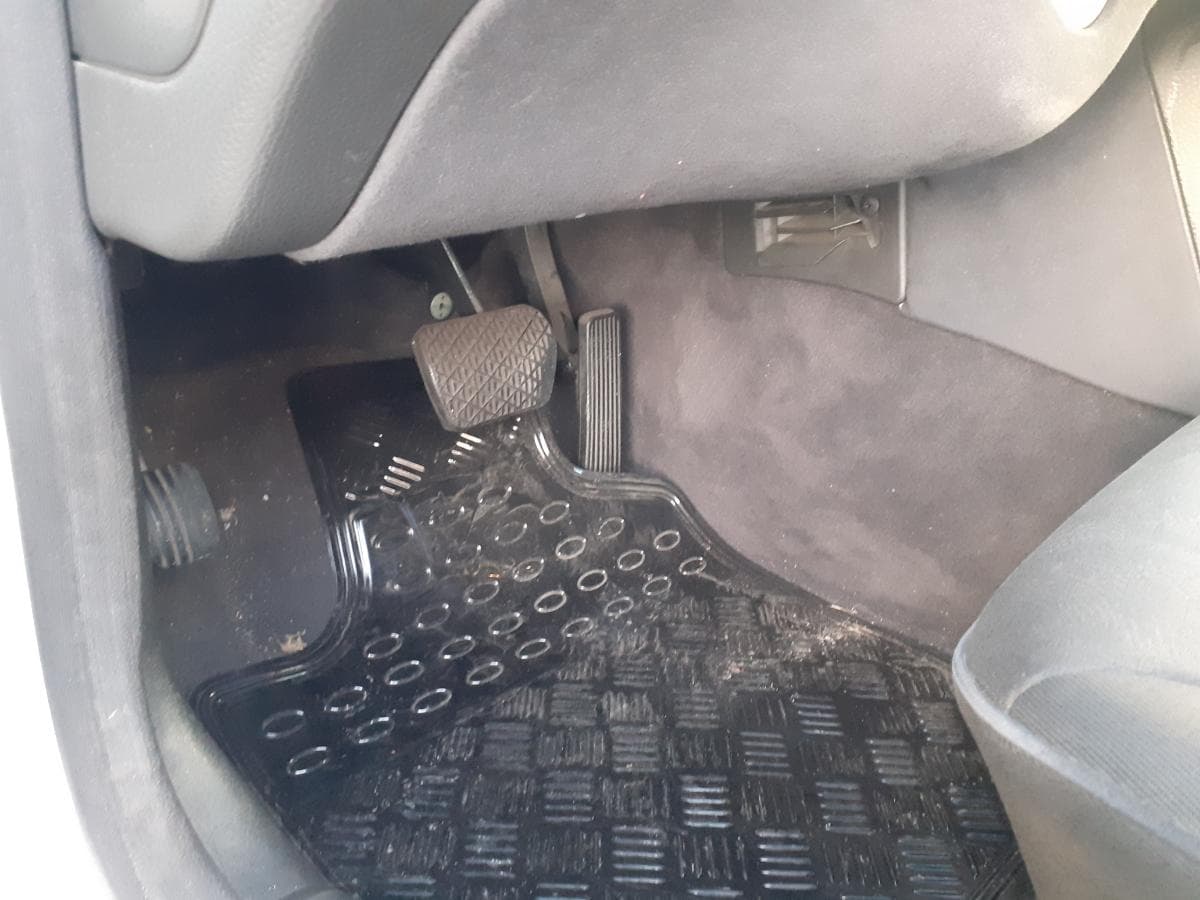 Mercedes-Benz E220 CDI · Ano 2000 — imagen 17