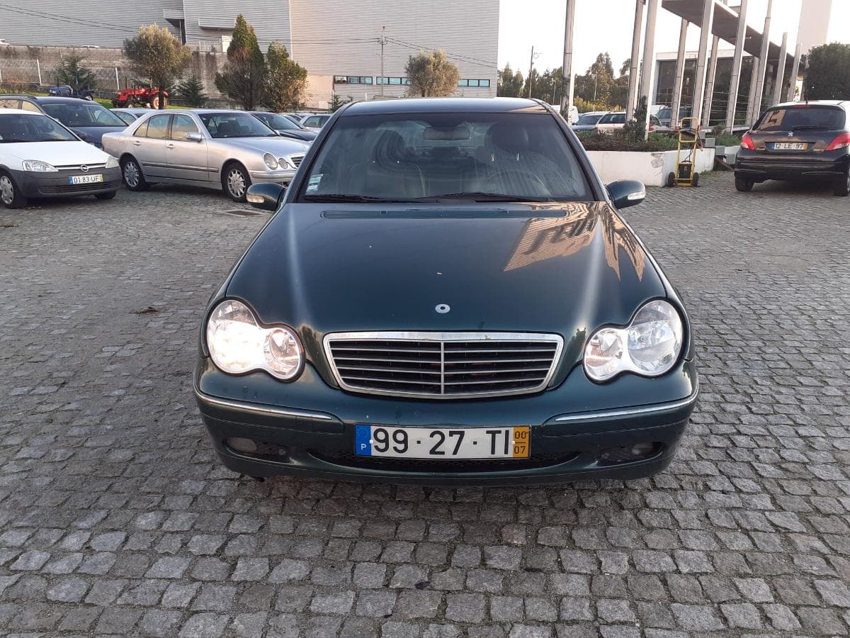 Mercedes-Benz C220 CDI · Ano 2000 — image 2