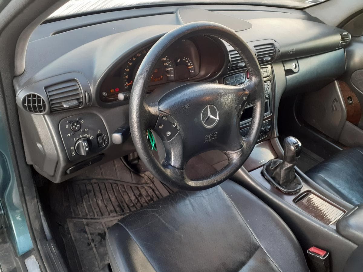 Mercedes-Benz C220 CDI · Ano 2000 — image 15