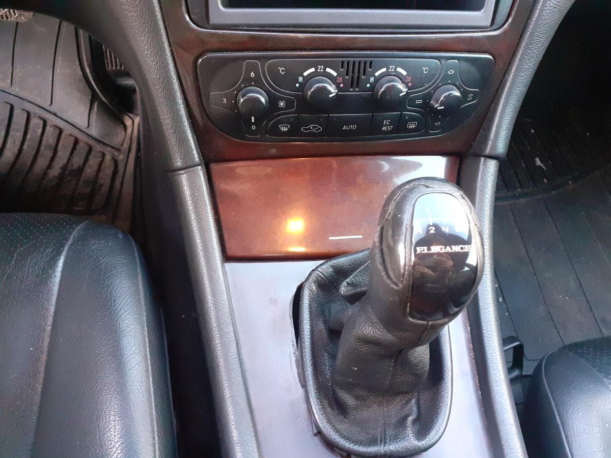 Mercedes-Benz C220 CDI · Ano 2000 — image 24