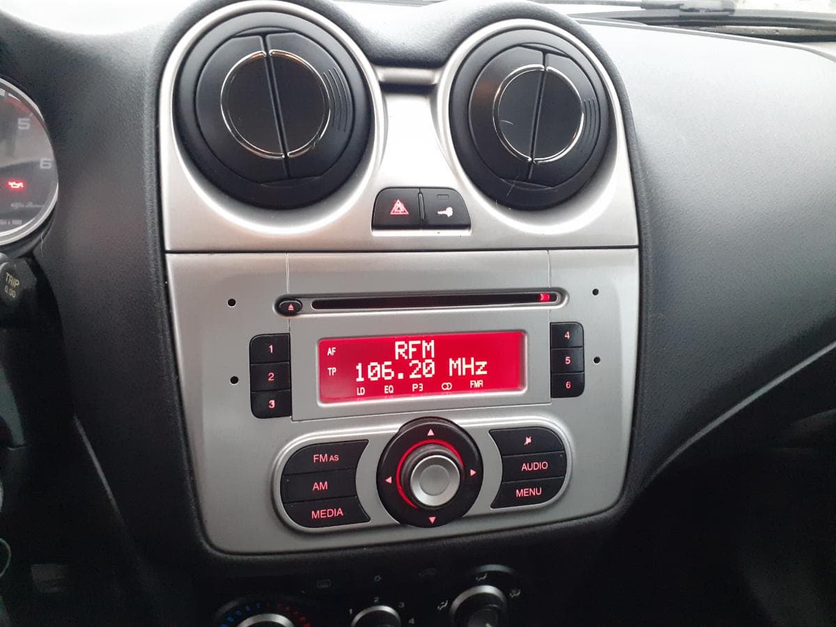 Alfa Romeo Mito 1.3 · Ano 2011 — imagem 16