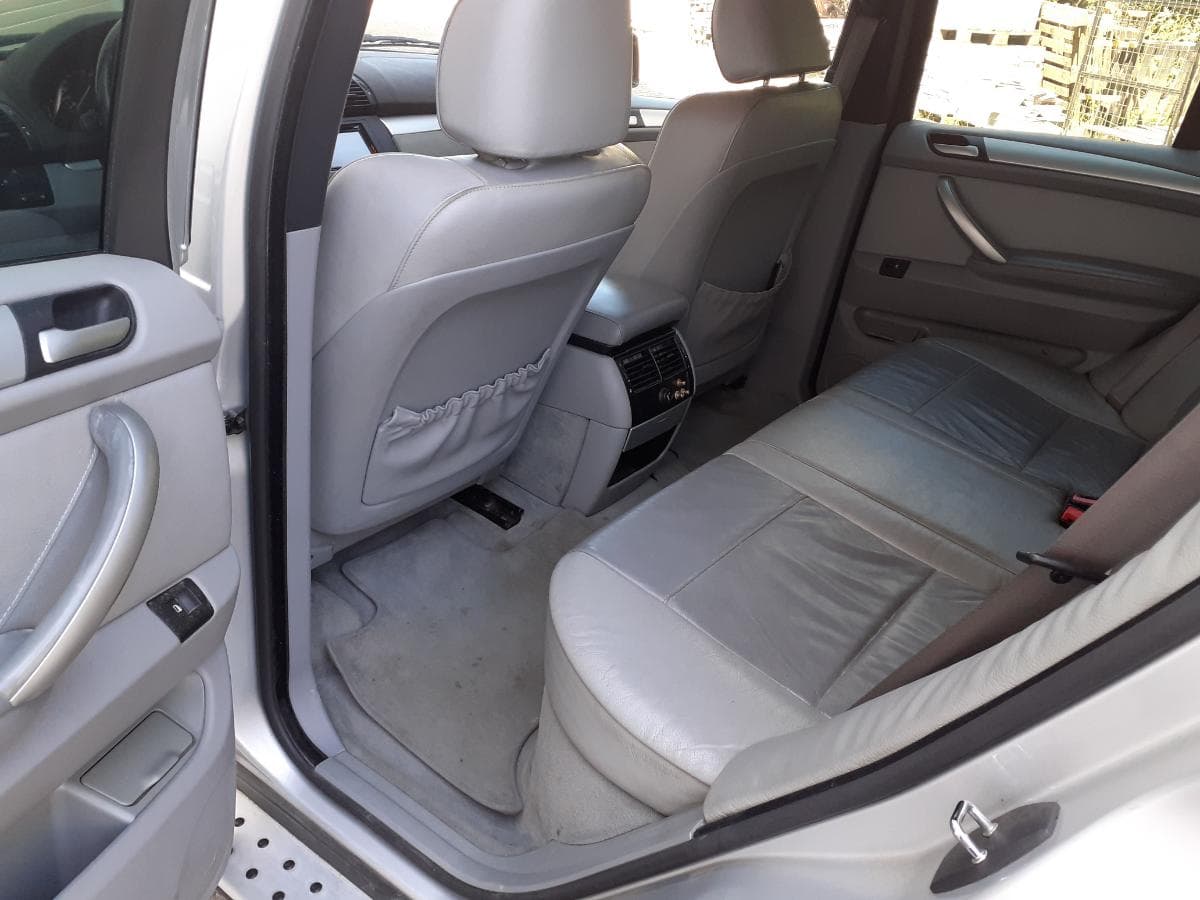 BMW X5 3.0D · Ano 2002 — imagem 18