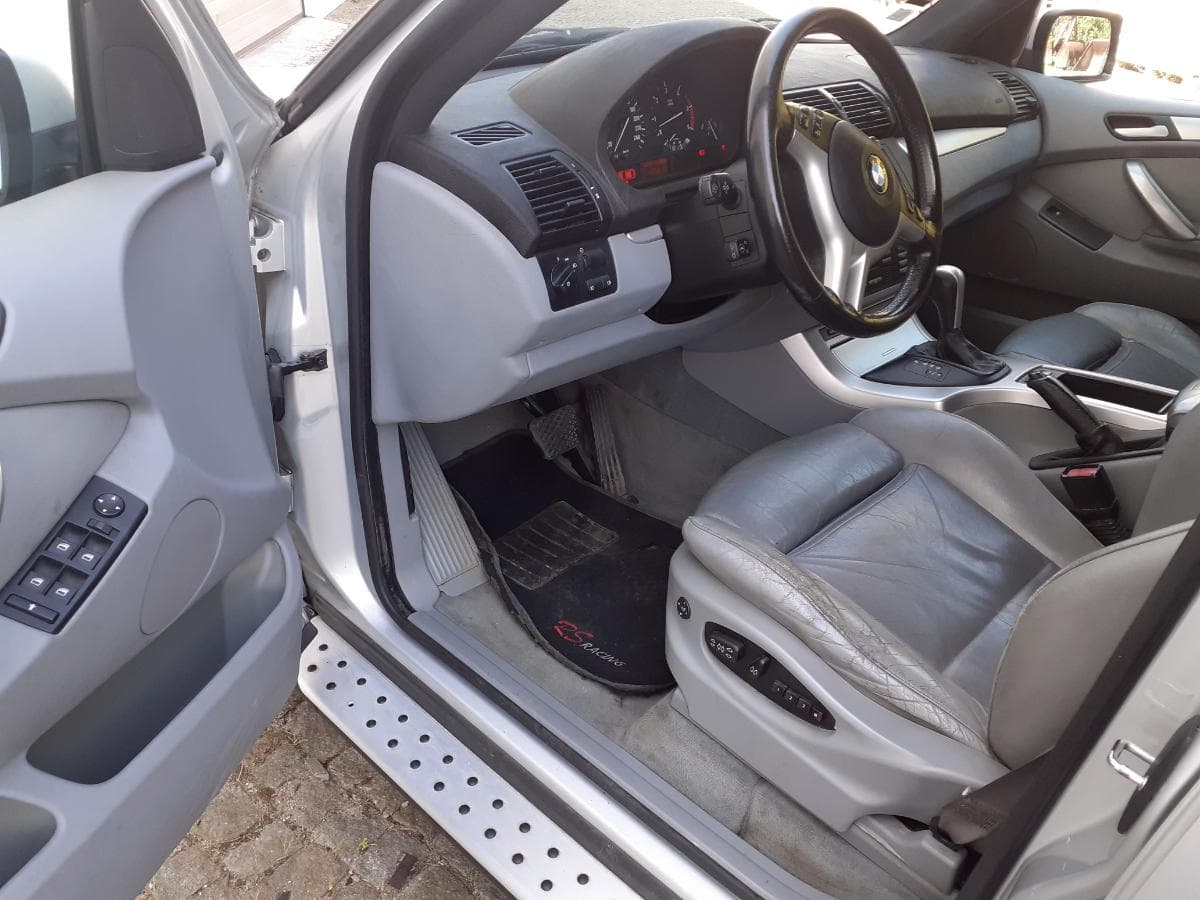 BMW X5 3.0D · Ano 2002 — imagem 17