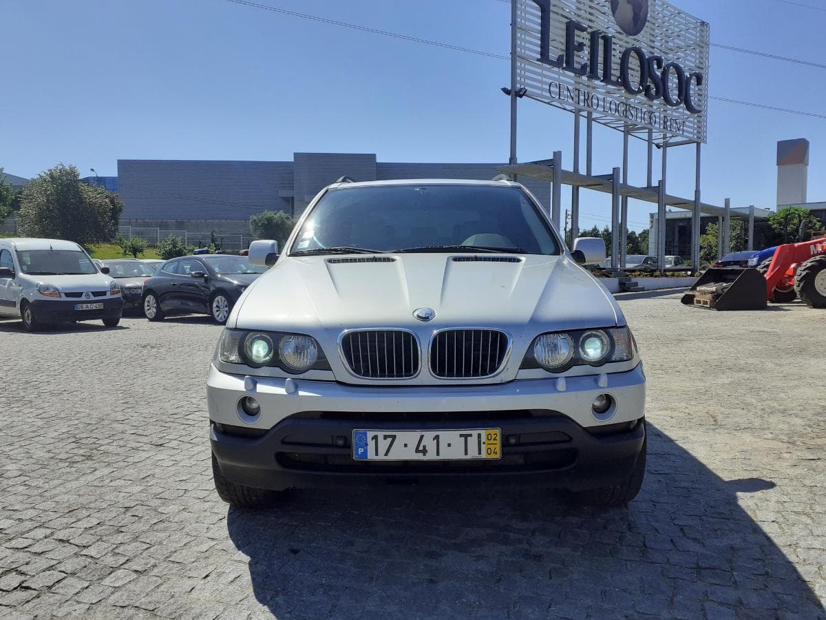 BMW X5 3.0D · Ano 2002 — imagem 2