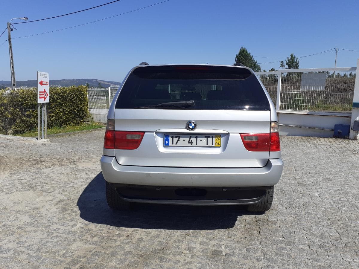 BMW X5 3.0D · Ano 2002 — imagem 5