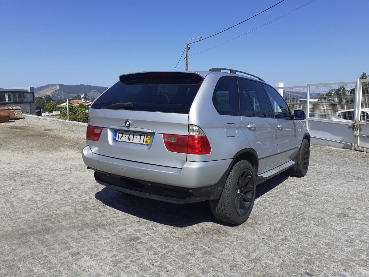 BMW X5 3.0D · Ano 2002 — imagem 6
