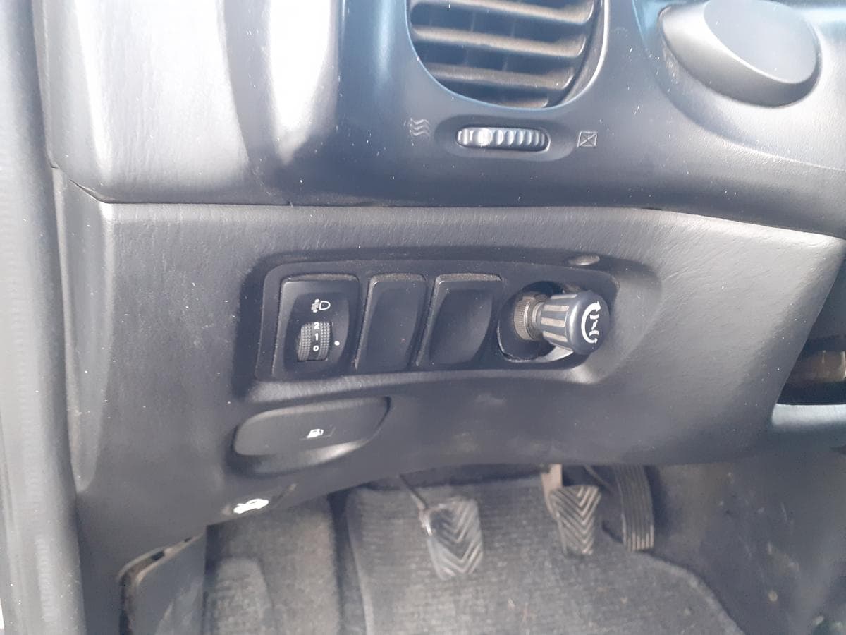 Hyundai H1 2.4 TD · Ano 2000 — imagen 22