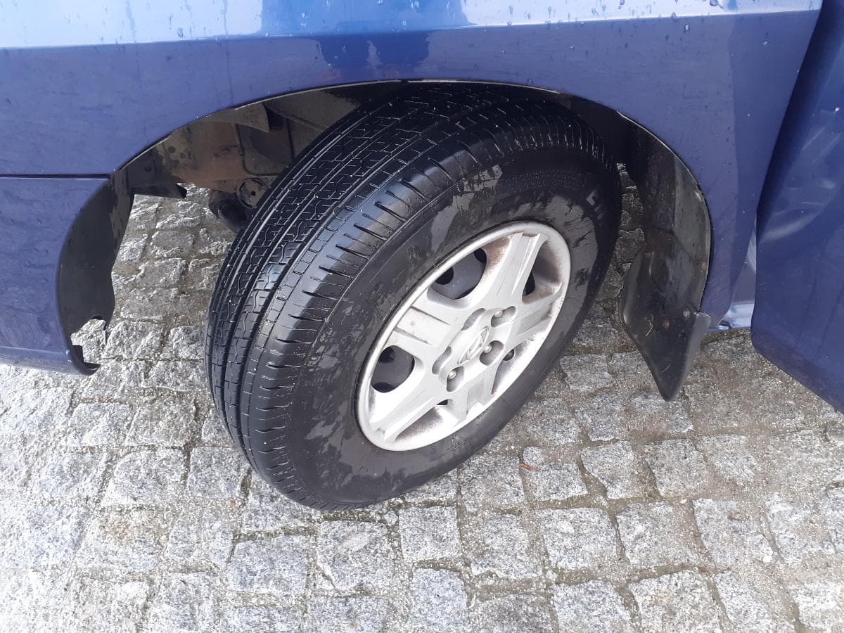 Hyundai H1 2.4 TD · Ano 2000 — imagen 7