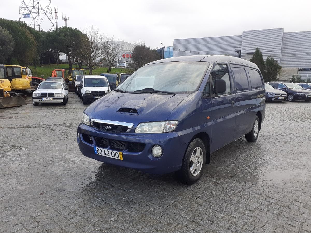 Hyundai H1 2.4 TD · Ano 2000 — imagen 1