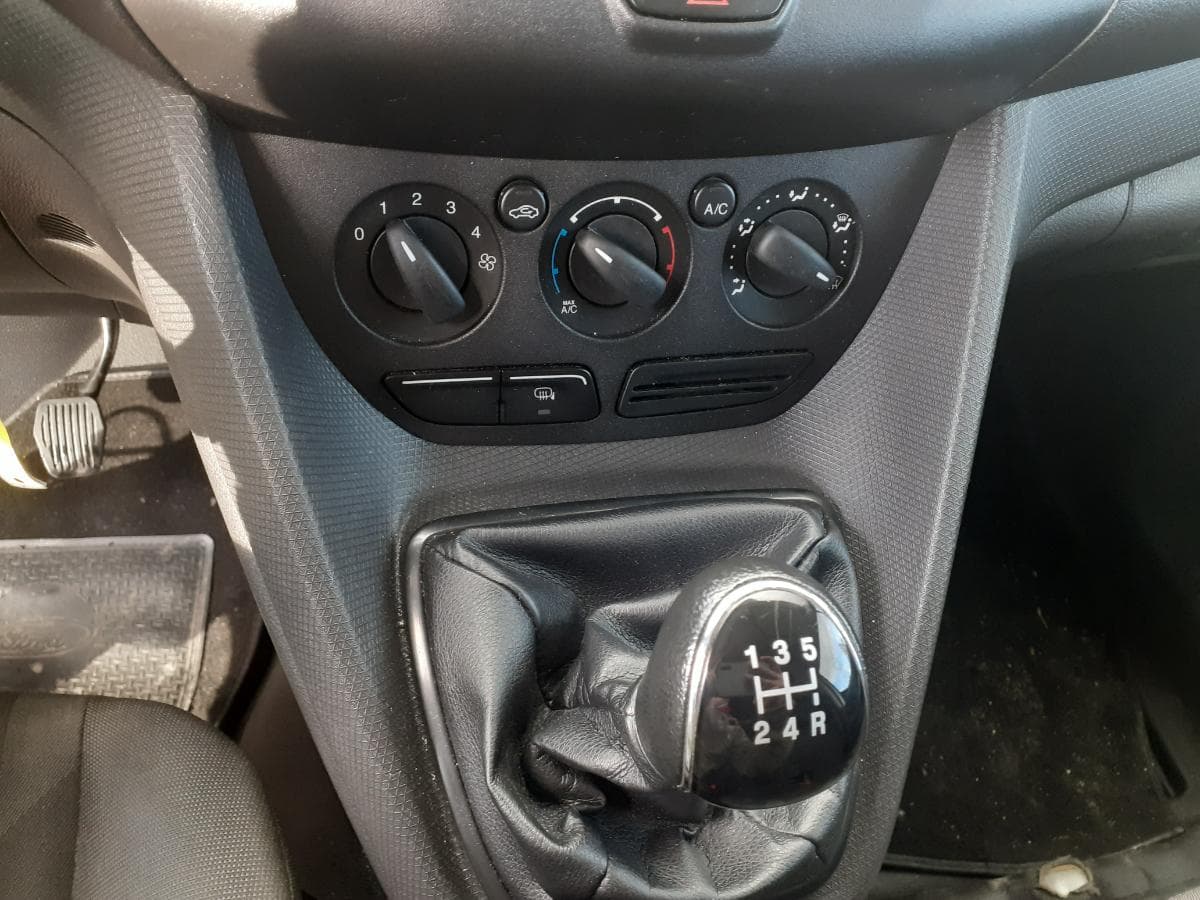 Ford Transit Connect · Ano 2014 · 3 Lugares · Caixa Frio — imagem 21