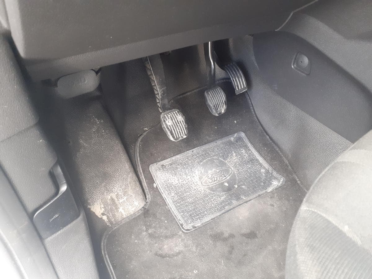 Ford Transit Connect · Ano 2014 · 3 Lugares · Caixa Frio — imagem 16