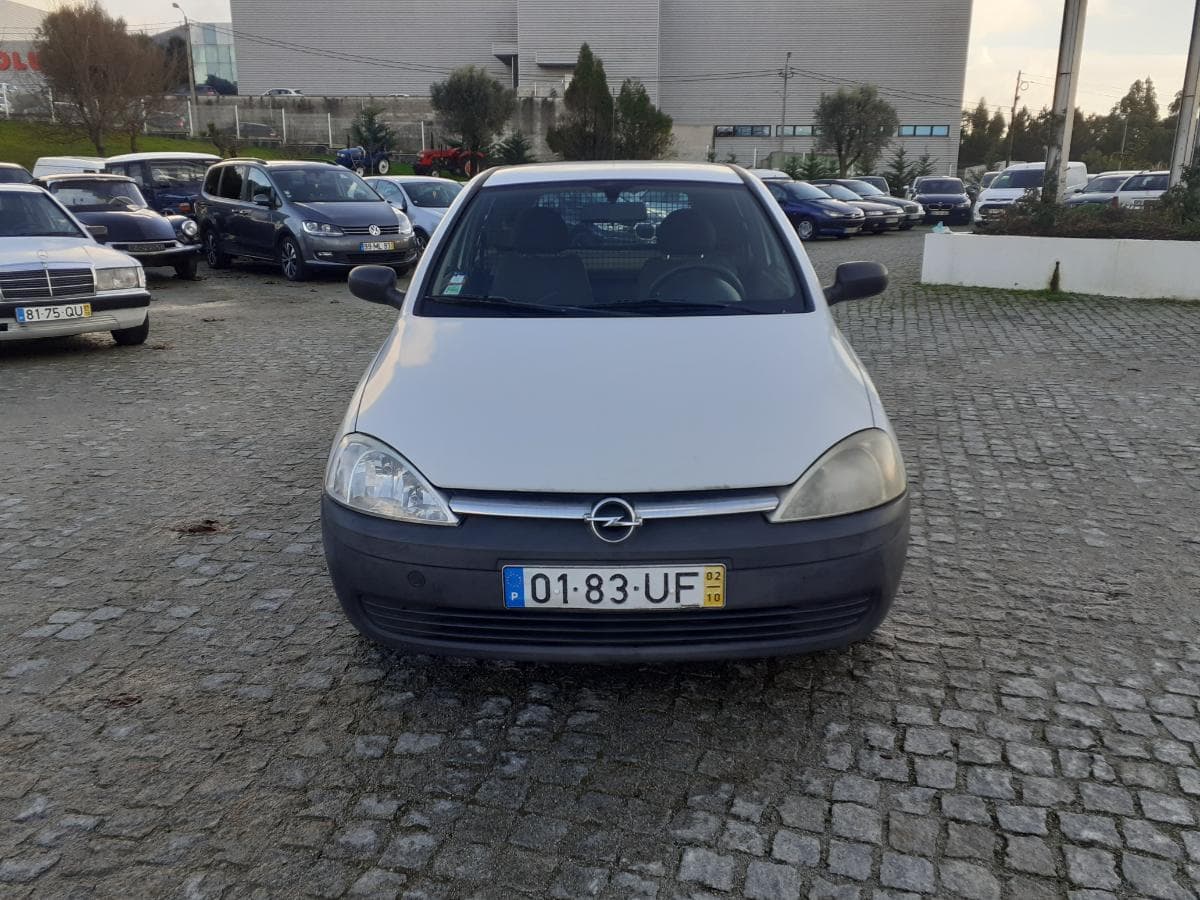 Opel Corsa 1.7 DI · Ano 2002 — imagem 2