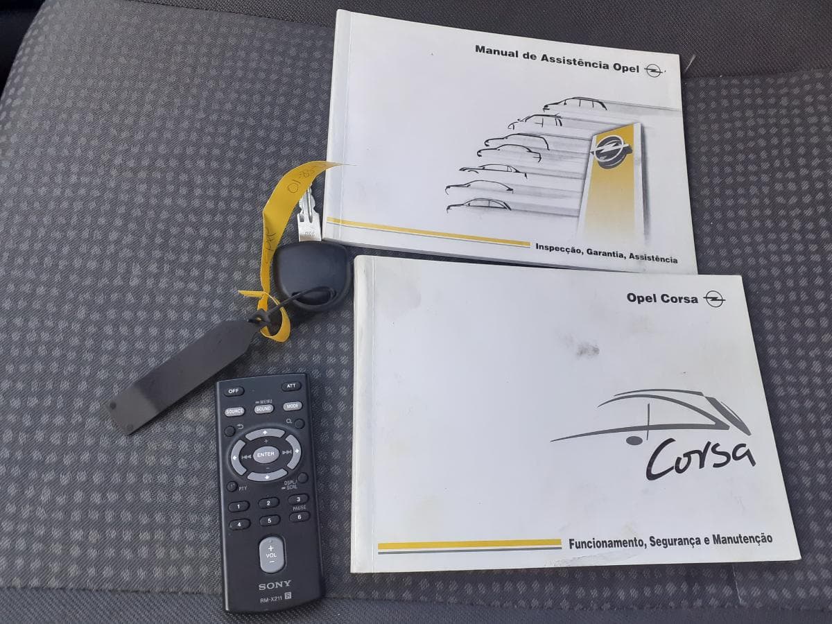 Opel Corsa 1.7 DI · Ano 2002 — imagem 20
