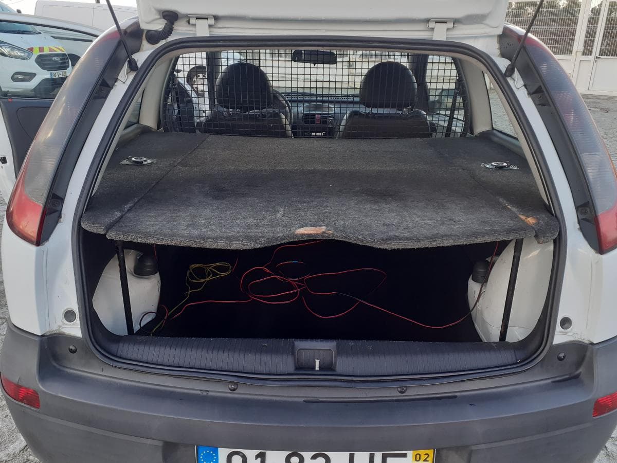 Opel Corsa 1.7 DI · Ano 2002 — imagem 10