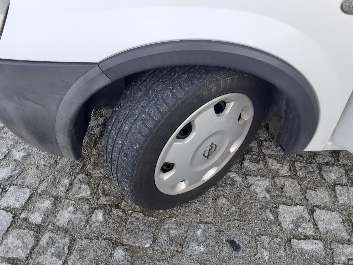 Opel Corsa 1.7 DI · Ano 2002 — imagem 7
